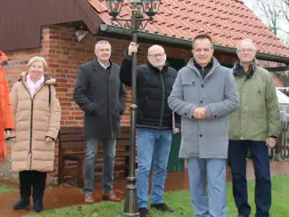 Trafen sich zu einem ersten Vorbereitungstreffen (von links): Gabriele Henneberg, Gisela L&uuml;nnemann (beide Heimatbund), Josef Runden (Gemeinde), Martin Pille (Heimatverein), B&uuml;rgermeister Hermann Block, Johannes Olliges und Erwin Tholen (beide Heimatverein)