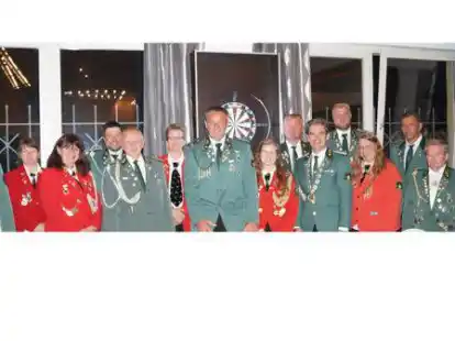 Ein Bild aus dem September (von links): Roland Lietzau, Melanie Kaiser, Anja von Seggern, Frank Wichmann, Egon Haye, Nadine Schr&ouml;der, Dirk Adelt, Stine Wichmann, Lutz Blanke, Udo Parchert, Kai Claussen, Silke Emken, Maik Hennig, Uwe Schl&ouml;telburg, Carsten Harms.