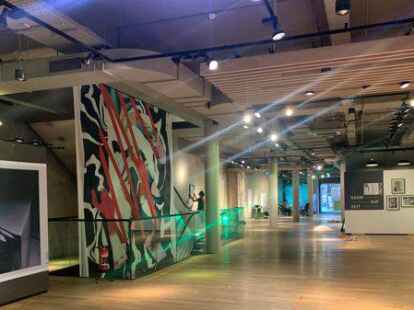 Die Kunstausstellung &bdquo;zwischen_nutzen.&ldquo; &ouml;ffnet f&uuml;r ein paar Tage in der Langen Stra&szlig;e 74.