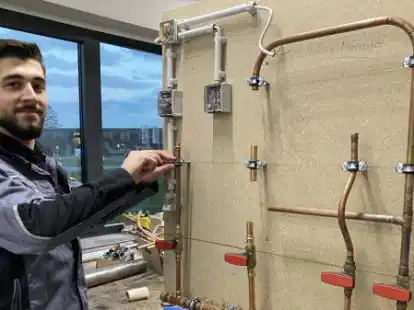 Ahmed Alrashid ist in seinem dritten Lehrjahr als Anlagenmechaniker und peilt danach eine Weiterbildung an.