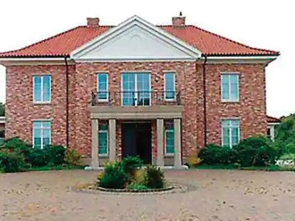 <p>Nun ist sie ver&auml;u&szlig;ert worden: die ehemalige Villa des mutma&szlig;lichen Windpark-Betr&uuml;gers Hendrik Holt </p>