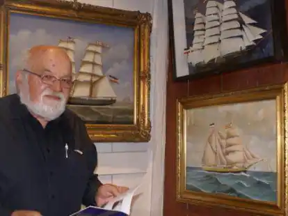 &bdquo;Die Geologen kennen keine Pingos&ldquo;: der pensionierte Erdkundelehrer und Pingo-Experte Axel Heinze in seinem Museum in Esens.