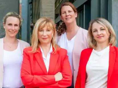 Wollen Frauen den Berufseinsteig vereinfachen: Julia B&auml;cker (v.l.), Claudia K&ouml;rner, Silvia Schneider und Natalija Neuendank von der Koordinierungsstelle Frauen und Wirtschaft.