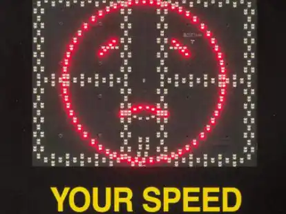 Die Zeichen stehen auf rot: Die Klimagruppe Norden und die Verwaltung bewerten den Einsatz von Geschwindigkeits-Displays sehr unterschiedlich. Im Rathaus sperrt man sich vor allem gegen dauerhafte Installationen.