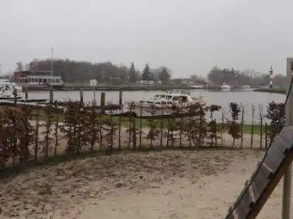 Noch keine Einigung im Rat: Am Bar&szlig;eler Hafen soll mit F&ouml;rdergeldern eine Seeterrasse gebaut werden.