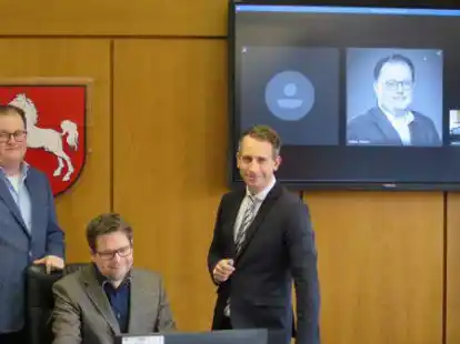 Gesch&auml;ftsleiter Martin Rolfes, stellvertretender Amtsgerichtsdirektor Tobias Vogt und Beh&ouml;rdenleiter Direktor Dr. Ralf Seifert bei der Vorstellung der neuen Videoverhandlung.