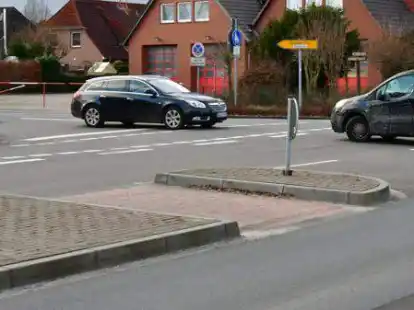 An der Kreuzung Nutzhorner Landstra&szlig;e/Bahnhofstra&szlig;e kann keine Fu&szlig;g&auml;ngerampel aufgestellt werden &ndash; sagt die Verwaltung.