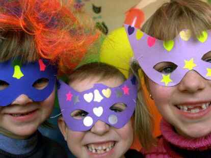 Geht an der Grundschule Edewecht nicht (Symbolbild): Das Kollegium hat sich gegen Verkleidungen bei den Sch&uuml;lerinnen und Sch&uuml;lern ausgesprochen. Veit R&ouml;sler/dpa