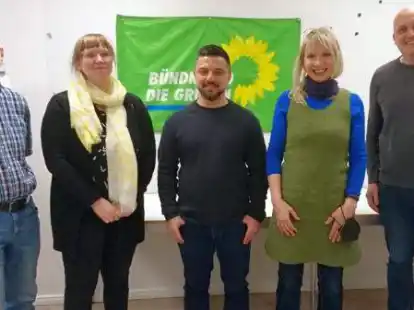Der neue Ortsverband der Ganderkeseer Gr&uuml;nen: (von links) Johannes-Peter Iber (stellv. Vorsitzender), Juljana Dehning (stellv. Vorsitzende), Martin Faqeri, neuer Co-Vorsitzender, Carola H&uuml;ttenm&uuml;ller (Co-Vorsitzende), Dr. Stefan Strodthoff (stellv. Vorsitzender).