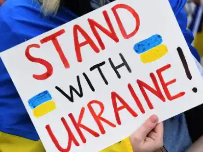 In ganz Deutschland wurde an diesem Wochenende gegen den russischen Angriff auf die Ukraine demonstriert. Kommende Woche ist eine Mahnwache in Leer geplant.