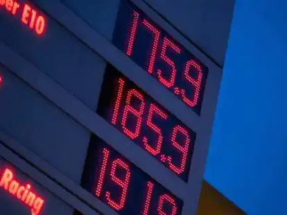 Die Preise an den Tankstellen k&ouml;nnten weiter steigen. Wir haben mit Wirtschaftsvertreter aus Ostfriesland &uuml;ber die Situation gesprochen.