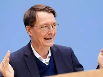 Karl Lauterbach (SPD), Bundesminister f&uuml;r Gesundheit, spricht sich f&uuml;r Lockerungen der Corona-Regeln deutlich vor Ostern aus.