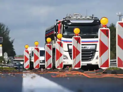 Die A28 wurde in den vergangenen Jahren immer wieder zur Baustelle. Nun stehen erneut umfangreiche Sanierungsarbeiten an, die den Verkehr ordentlich ausbremsen werden.