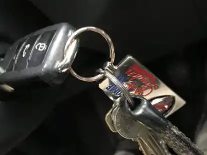 Ein Oldenburger Teenager hat das Auto vom Vater geklaut. Das sorgte f&uuml;r einen schweren Unfall.