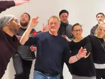 Wollen mit dem Kultur-Verein &bdquo;Omnibus&ldquo; allerhand Neues in Bewegung setzen: Muaffak al Shamaly, Kolja Kraft, Engelbert Sommer, Claus Gosmann, Gabi Marks, Dr. Katharina L&uuml;hring und Malik Meyer.