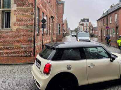 Immer viel los: Zufahrt zur Friedrich-Ebert-Stra&szlig;e.