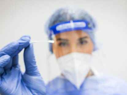 Die Zahl der Corona-Infektionen ist auch am Mittwoch im Kreis Cloppenburg wieder gestiegen.