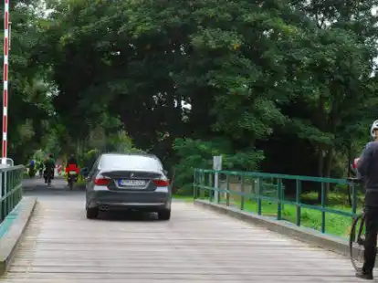 Die Umfangstra&szlig;e in Richtung Mariensiel: Laut Vorschlag der Gruppe Gr&uuml;ne/FDP/Linke im Sander Gemeinderat soll diese Stra&szlig;e zur Fahrradstra&szlig;e werden.
