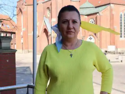 Die Ukrainerin Alla Oetjen, Dolmetscherin und Deutschlehrerin beim Bildungswerk in Friesoythe, sorgt sich um ihre Familie in der Krisen-Region.