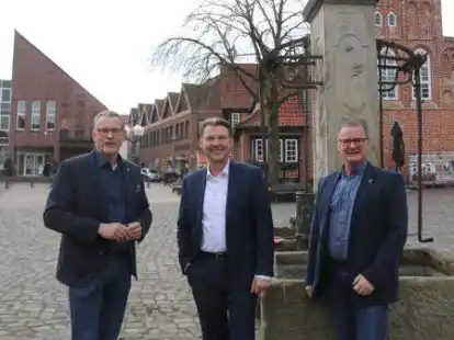 Sie haben Wildeshausens Innenstadt im Blick: B&uuml;rgermeister Jens Kuraschinski (von links) mit dem neuen City-Manager und Wirtschaftsf&ouml;rderer Ralf M&ouml;llmann sowie Michael M&uuml;ller vom Stadtmarketing.