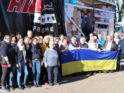 Zwei 40-Tonner hat die Ukraine-Hilfe B&ouml;sel in den vergangenen Tagen gepackt.