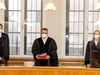 Untreue-Prozess am Oldenburger Landgericht: Richter der 2. Gro&szlig;en Strafkammer unter Vorsitz von Christian Weigmann (Mitte).