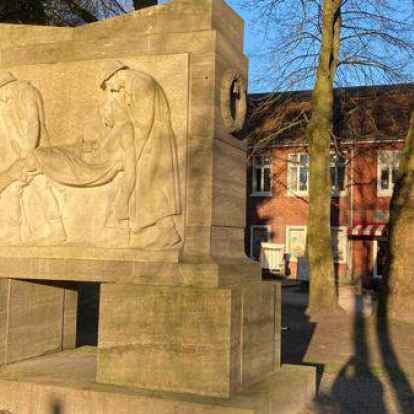 Das Mahnmal am Hohen Wall/Ecke Burgstra&szlig;e am Stadteingang beim Hotel Am Schloss.
