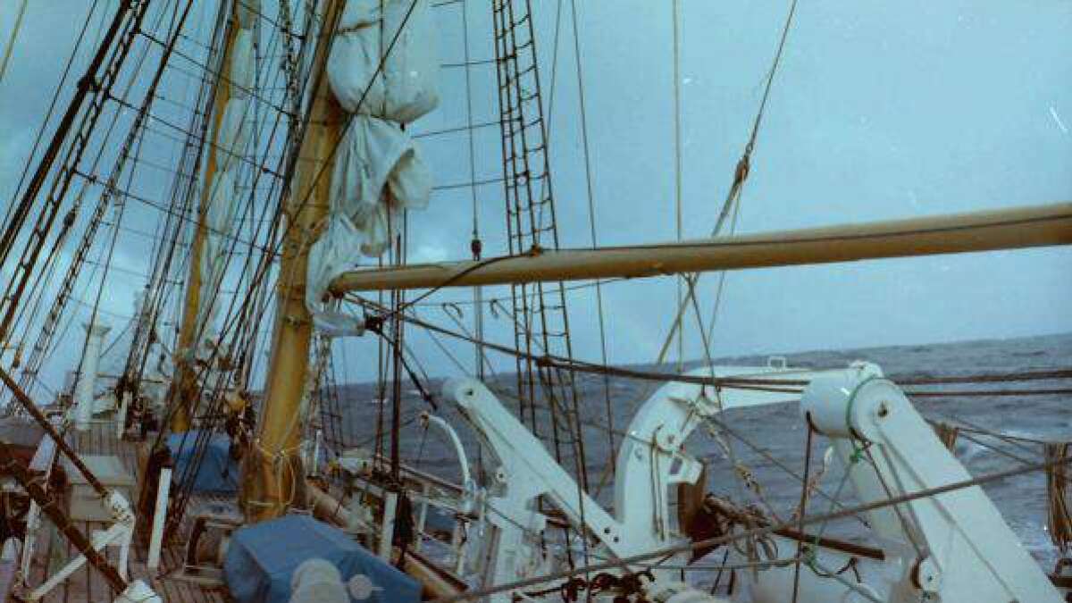 Elsflether Crew macht in Delfzijl klar Schiff