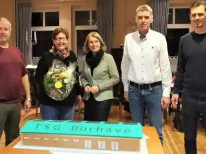 Volker Bliefernich, Barbara Entrich, Tanja Thielemann, Gerd Timmermann und Julian Hasemann freuen sich auf das neue TSG-Vereinsheim.