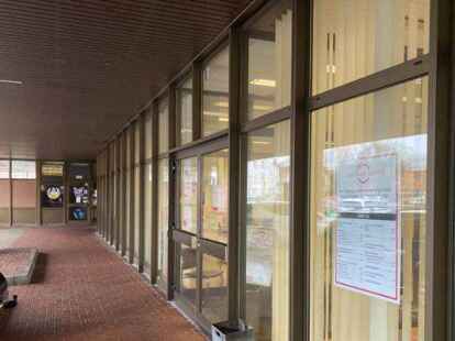 Der Eingang zum Stra&szlig;enverkehrsamt soll ebenfalls dringend saniert werden. Bild: G&uuml;nther Gerhard Meyer