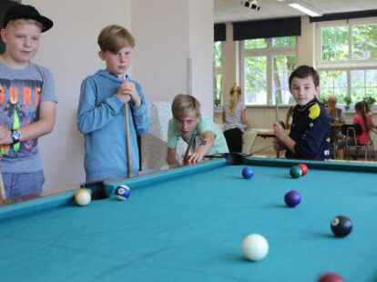 Bei der Schulkinder-Ferienbetreuung der Gemeinde im Jugendzentrum Trend in Ganderkesee wird Sechs- bis Zw&ouml;lfj&auml;hrigen ein t&auml;glich wechselndes Programm geboten.