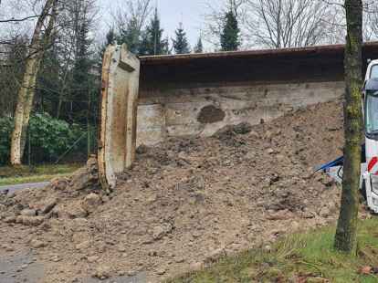 Lkw-Unfal auf der B 437 l