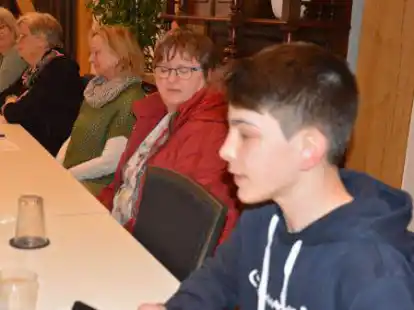 Lastrups Jugendb&uuml;rgermeister Lucas Rode berichtete dem Ausschuss f&uuml;r Jugend, Familie, Soziales und Freizeit &uuml;ber die Aktivit&auml;ten und Pl&auml;ne des Jugendparlaments.