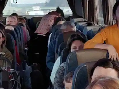 49 Fl&uuml;chtlinge konnte Harald Harms im Omnibus mit nach Laatzen nehmen.