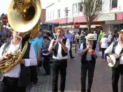 Die Jazzband &bdquo;Tuba Libre&ldquo; spielt beim &bdquo;Fr&uuml;hlingserwachen&ldquo; am 3. April. Ob die Musiker dann wieder durch den Ort ziehen d&uuml;rfen, ist noch offen.