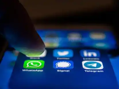 Gibt sich bei WhatsApp jemand als Familienmitglied aus und behauptet, eine neue Nummer zu haben, ist h&ouml;chste Vorsicht geboten.