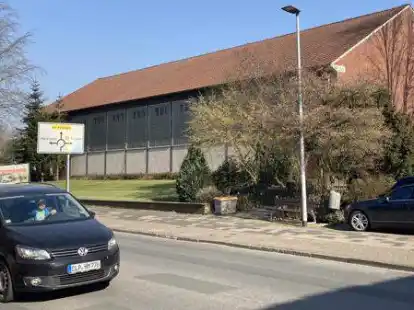 Was passiert zum Beispiel mit der stark sanierungsbed&uuml;rftigen Sporthalle an der Friesoyther Stra&szlig;e?