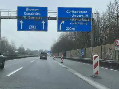 Rechts ist gesperrt, auch wenn man diesen Abschnitt bereits f&uuml;r die Abfahrt Haarentor nutzen k&ouml;nnte.