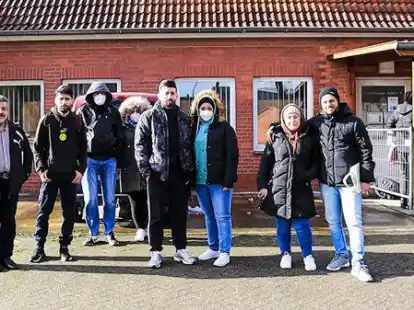 Bewohner des DRK-Wohnheims Gartherfeld besuchen die Tafel in Ahlhorn