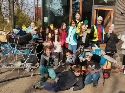 Haben bei der Aktion &bdquo;Oldenburg r&auml;umt auf&ldquo; jede Menge M&uuml;ll gesammelt: Sch&uuml;ler der Grundschule Nadorst.