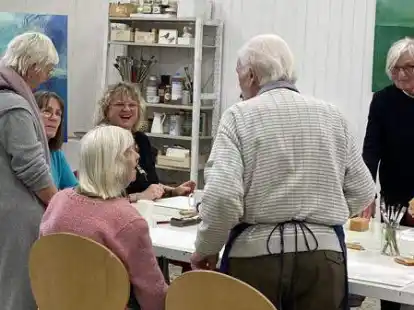 Hilft auch gegen Schwermut: Die Demenzhilfe bietet einen Kreativ-Kurs f&uuml;r Menschen mit Demenz an.