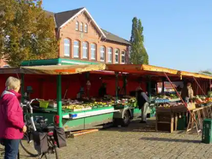 Ein Stand mit gro&szlig;er Vielfalt an Obst und Gem&uuml;se: Das ist der Aper Wochenmarkt. Nun sollen weitere St&auml;nde &ndash; einer mit Backwaren und einer mit Fisch &ndash; dazukommen.