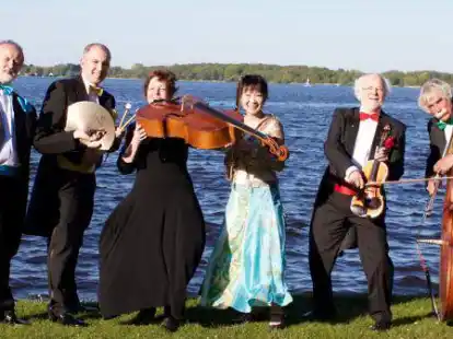 Eine der Musikgruppen beim Benefizkonzert: Das Salonorchester Ungest&uuml;m.