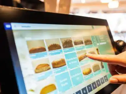 An der B&auml;ckereikasse m&uuml;ssen Kunden immer mehr bezahlen: Steigende Rohstoff- und Energiepreise verteuern das Grundnahrungsmittel Brot.