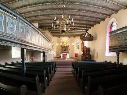Blick in den Innenraum: Die St.-Ulrichs-Kirche in Rastede.