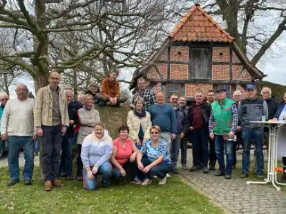 Im Anschluss ans M&uuml;llsammeln gab es f&uuml;r die Helfer aus Rethorn am Backhaus Suppe und Butterkuchen.