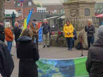 Rund 100 Teilnehmer waren bei der Mahnwache dabei.