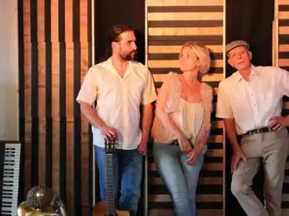 Simone  Frerichs und Band: Gemeinsam mit Frederic Drobnjak (links) und Rafael Jung tritt sie in Brake auf.