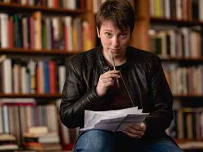 Tritt bei der Benefiz-Show zu Gunsten von &bdquo;Oldenburg hilft der Ukraine&ldquo; auf: die Oldenburger Poetry-Slammerin und Kabarettistin Annika Blake.