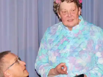 Die Niederdeutsche B&uuml;hne Varel pr&auml;sentiert im April das St&uuml;ck &bdquo;De Inladung&ldquo;.